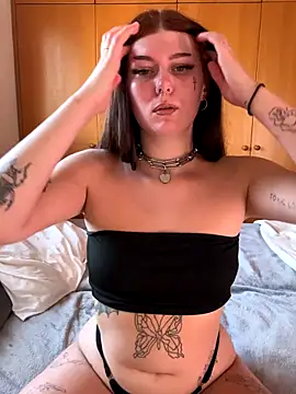 Snapshot of onlyellielosch chatting on October 3, 2025, 2:40 pm onlyellielosch online show from October 3, 2025, 2:40 pm