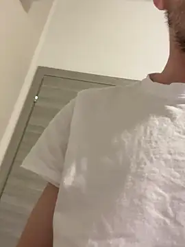 mario231197 online show from February 21, 2026, 2:02 am