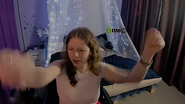 foxy tease  online show from October 26, 2025, 11:27 pm