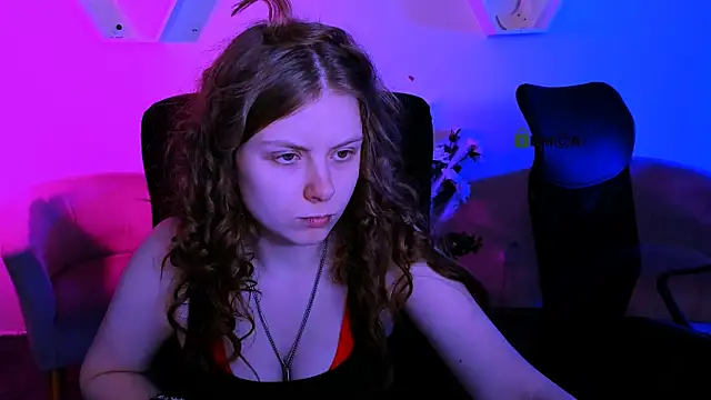 foxy tease  online show from November 25, 2025, 10:10 pm