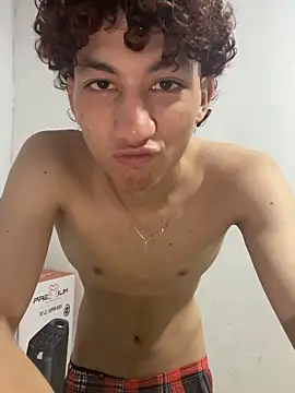 Darkknightx01 online show from April 11, 2026, 10:46 pm