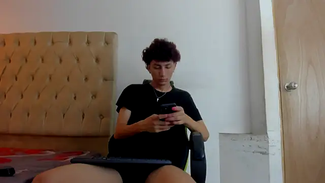 Darkknightx01 online show from February 3, 2026, 9:47 am