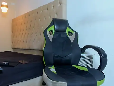 Darkknightx01 online show from November 17, 2025, 1:42 am