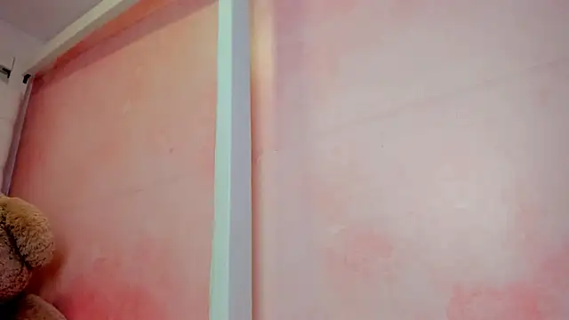 eimy skinny  online show from March 24, 2026, 1:44 pm