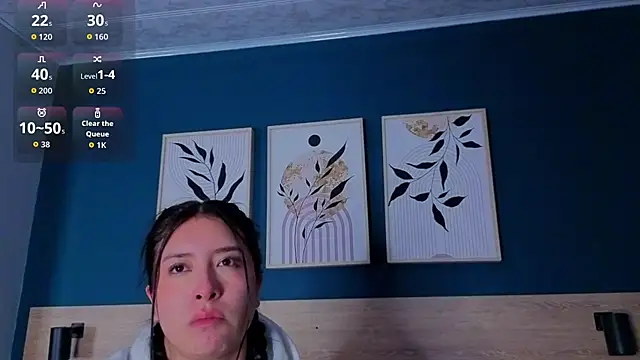 SarahMiler  online show from October 22, 2025, 11:42 am