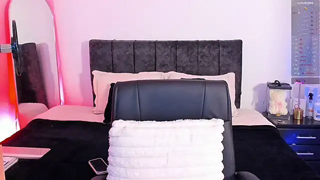 Taylormaxwell online show from February 16, 2026, 8:07 pm