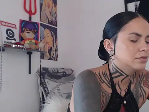 Sofia May online show from February 6, 2026, 4:47 pm