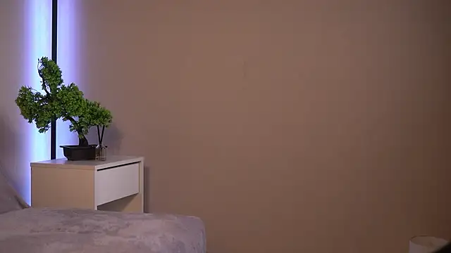 ywixos online show from March 11, 2026, 3:50 pm