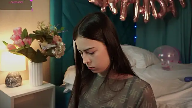 Snapshot of ywixos chatting on February 27, 2026, 2:39 pm ywixos online show from February 27, 2026, 2:39 pm