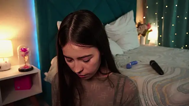 ywixos online show from April 18, 2026, 10:32 pm