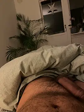 latina-pene online show from December 14, 2025, 12:39 am