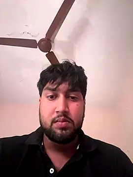 Snapshot of aka_big chatting on November 17, 2025, 3:54 am aka big online show from November 17, 2025, 3:54 am