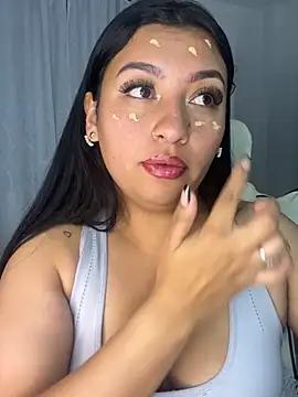 Issa Santana online show from July 18, 2026, 8:39 pm