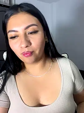 Issa Santana online show from September 9, 2025, 9:02 pm