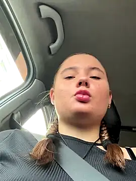 StephanieMur online show from September 23, 2025, 5:03 am