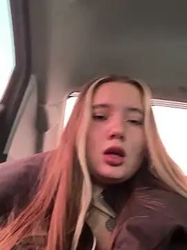 StephanieMur online show from September 17, 2025, 6:15 am