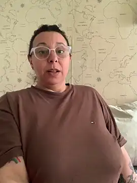 Snapshot of LupeLok chatting on May 31, 2026, 7:25 pm LupeLok online show from May 31, 2026, 7:25 pm