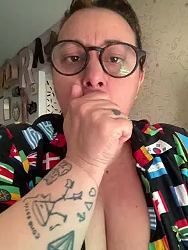 LupeLok online show from October 21, 2025, 4:28 pm