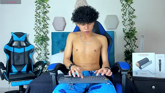 Snapshot of _taylor_black chatting on October 31, 2025, 3:08 pm taylor black online show from October 31, 2025, 3:08 pm