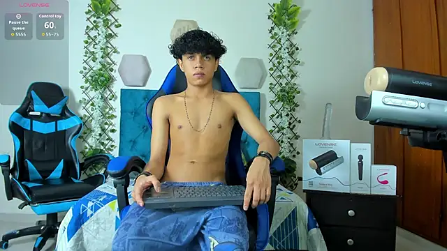 Snapshot of _taylor_black chatting on October 1, 2025, 10:02 pm taylor black online show from October 1, 2025, 10:02 pm