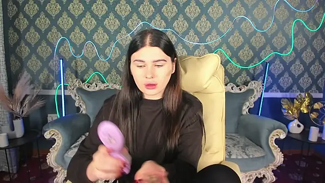 Neyla Charm online show from November 6, 2025, 8:02 pm