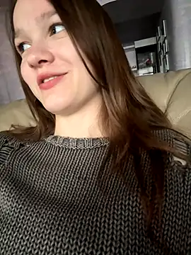 MichelleRoux online show from September 30, 2025, 10:54 am