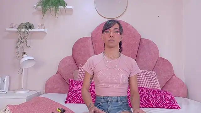 Snapshot of TiffValentinee_ chatting on November 12, 2025, 8:01 pm TiffValentinee online show from November 12, 2025, 8:01 pm