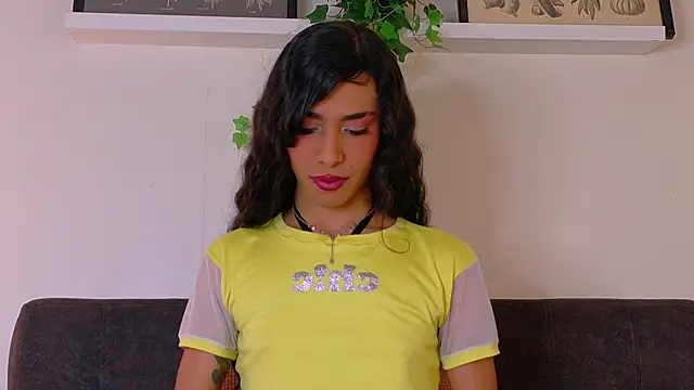 Snapshot of TiffValentinee_ chatting on February 27, 2026, 7:46 pm TiffValentinee online show from February 27, 2026, 7:46 pm