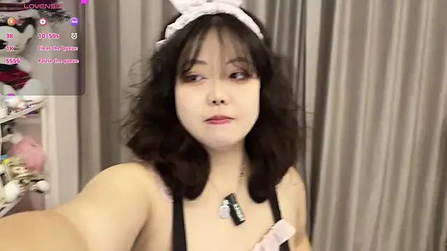 Kittenfishing online show from December 21, 2025, 3:36 pm