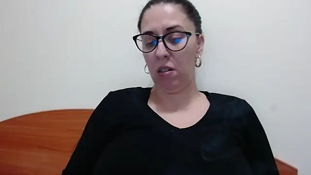 Snapshot of jollene chatting on February 10, 2026, 3:55 pm jollene online show from February 10, 2026, 3:55 pm