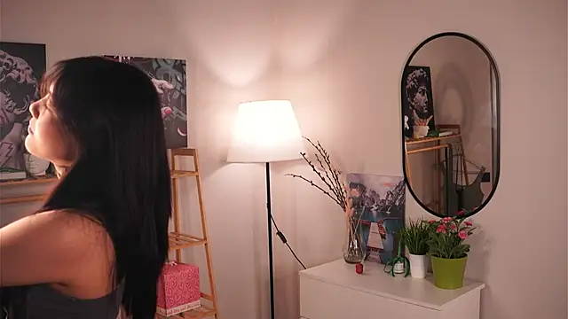 MoiraEger online show from September 28, 2025, 4:14 pm