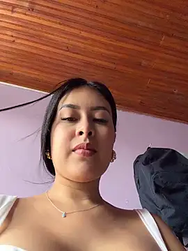 Snapshot of CrisMarulanda chatting on April 20, 2026, 5:58 pm CrisMarulanda online show from April 20, 2026, 5:58 pm