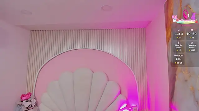 hinata dolly online show from April 15, 2026, 11:05 am