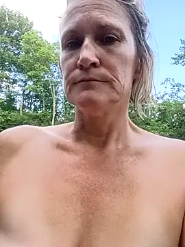Snapshot of KeeshKeeph chatting on July 3, 2026, 9:10 pm KeeshKeeph online show from July 3, 2026, 9:10 pm