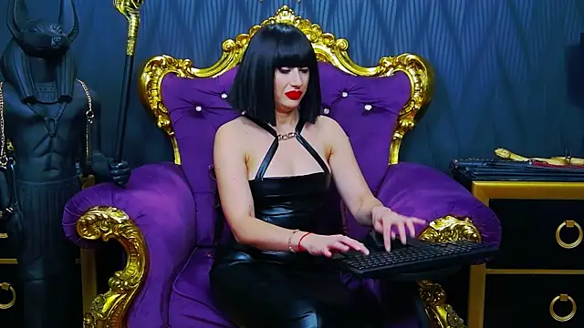 LaraMaeve online show from November 15, 2025, 6:28 am