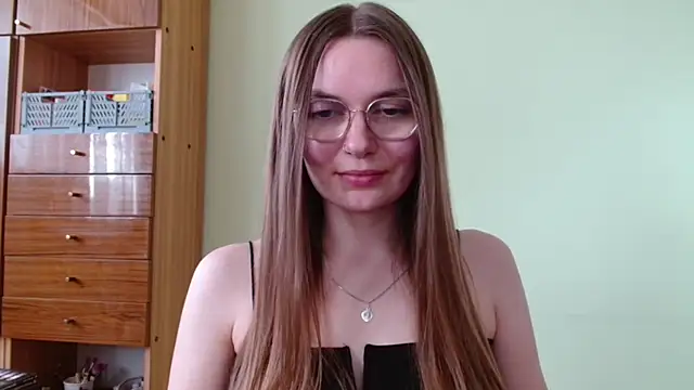 Snapshot of LooveELLYx chatting on April 30, 2026, 1:40 pm LooveELLYx online show from April 30, 2026, 1:40 pm