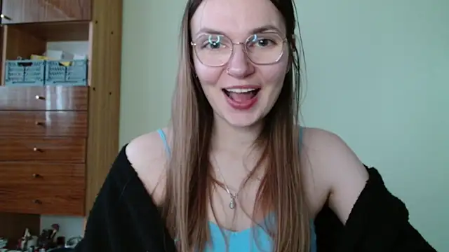 LooveELLYx online show from January 13, 2026, 2:43 pm