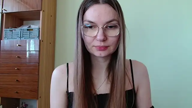 LooveELLYx online show from March 27, 2026, 7:28 am