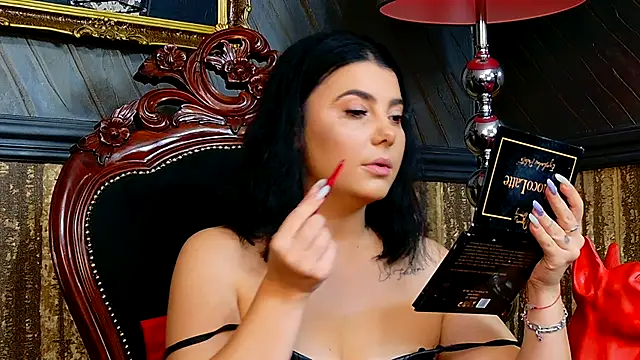 Snapshot of MistressEly chatting on September 20, 2025, 12:21 pm MistressEly online show from September 20, 2025, 12:21 pm