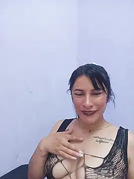 Snapshot of karinnahotdirty chatting on July 2, 2026, 8:59 pm karinnahotdirty online show from July 2, 2026, 8:59 pm