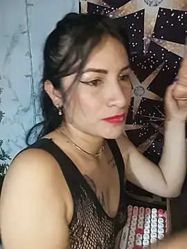 Snapshot of karinnahotdirty chatting on May 14, 2026, 9:23 pm karinnahotdirty online show from May 14, 2026, 9:23 pm