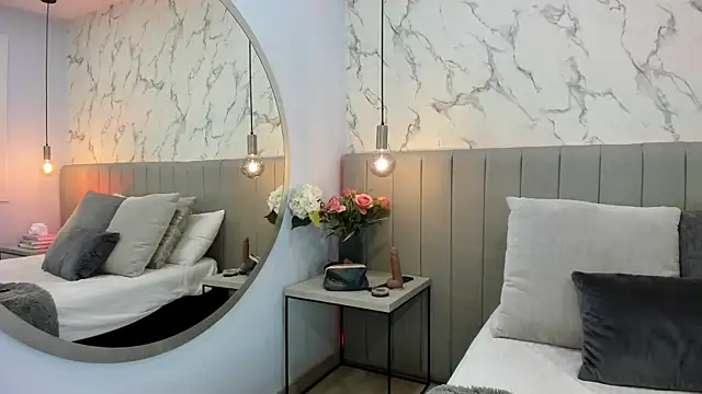 Karlla Brown online show from October 14, 2025, 12:50 pm