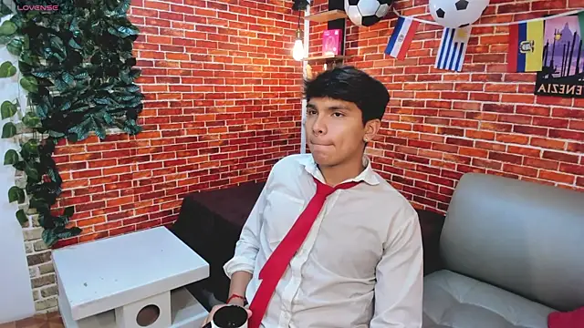 Snapshot of Thiago_Kozak chatting on July 6, 2026, 1:29 pm Thiago Kozak online show from July 6, 2026, 1:29 pm