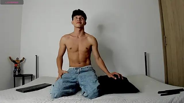 2Amateur Guys online show from November 26, 2025, 11:38 pm