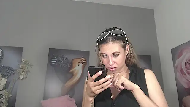 AntonellaBlanc online show from April 9, 2026, 3:19 am