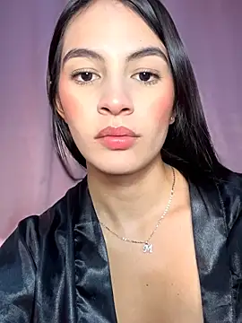 Snapshot of MartiinaRosse chatting on February 10, 2026, 3:33 pm MartiinaRosse online show from February 10, 2026, 3:33 pm
