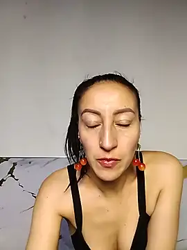 Snapshot of Oriana111 chatting on June 12, 2026, 12:47 pm Oriana111 online show from June 12, 2026, 12:47 pm
