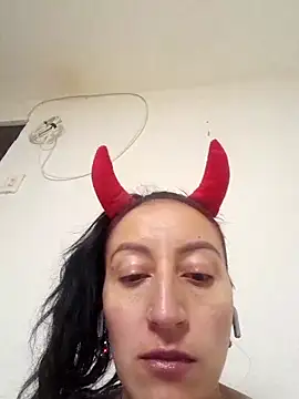 Oriana111 online show from November 15, 2025, 5:39 pm