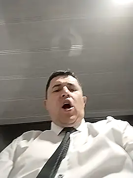 BigCristh79 online show from October 24, 2025, 11:42 am