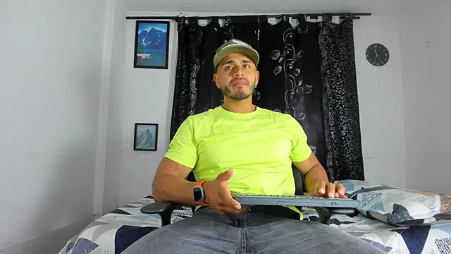 magnusclark online show from November 23, 2025, 1:59 am